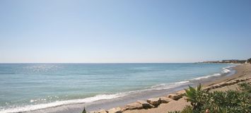 Golden Mile Marbella Adosado frente a la playa 