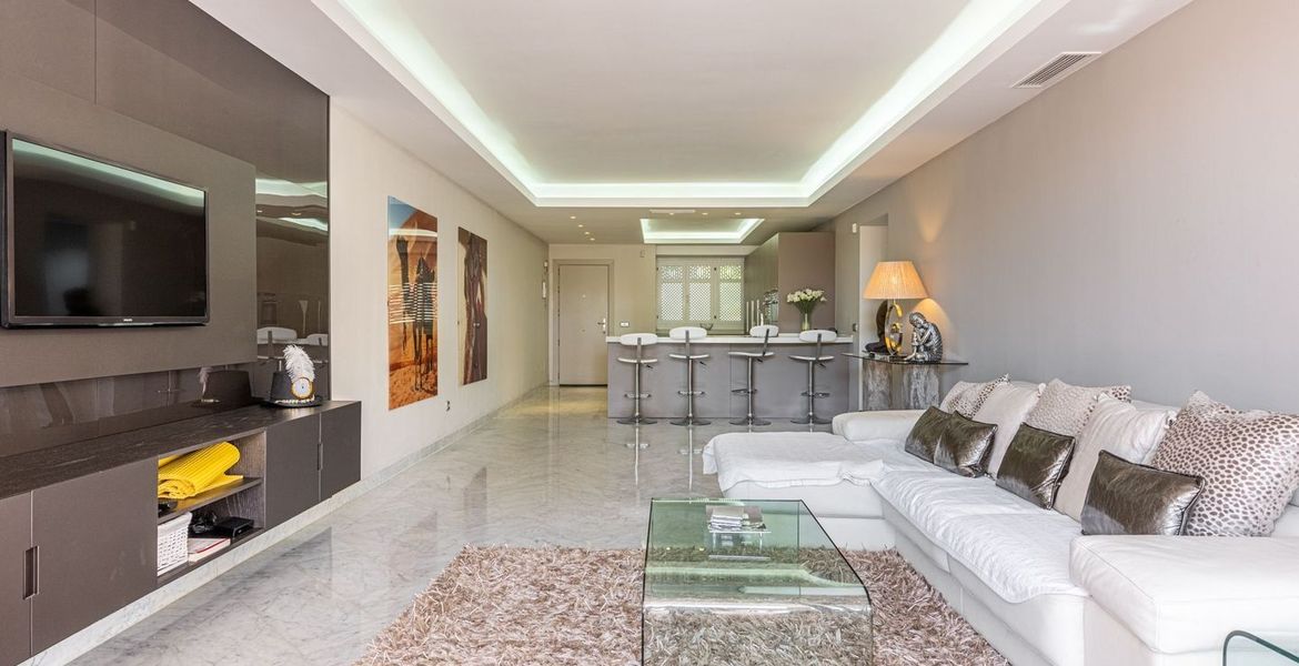Beautiful apartment for sale in puente romano