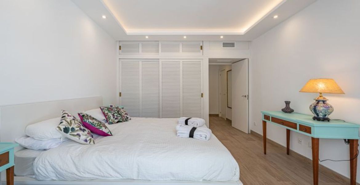 Two-Bedroom Apartment in Puente romano