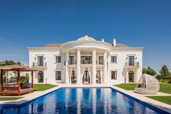 Palace for Sale in Hacienda las Chapas Marbella