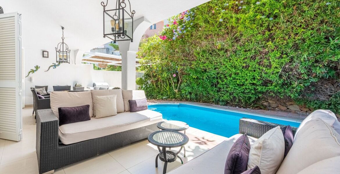 Villa junto a la playa en Marbella en venta
