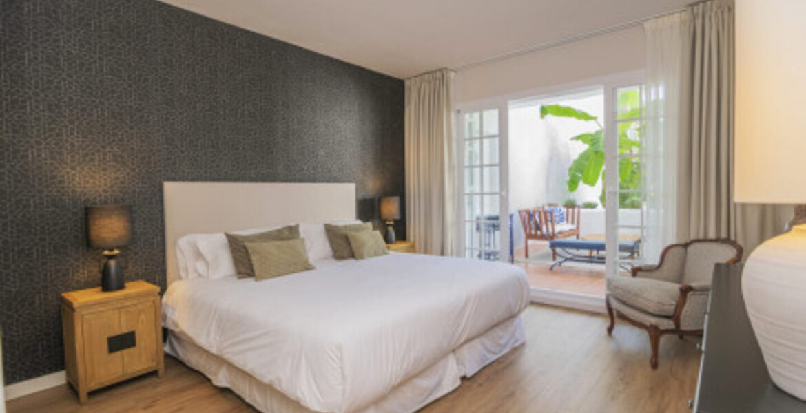 Elegant two bedroom apartment in Puente Romano, Golden Mile