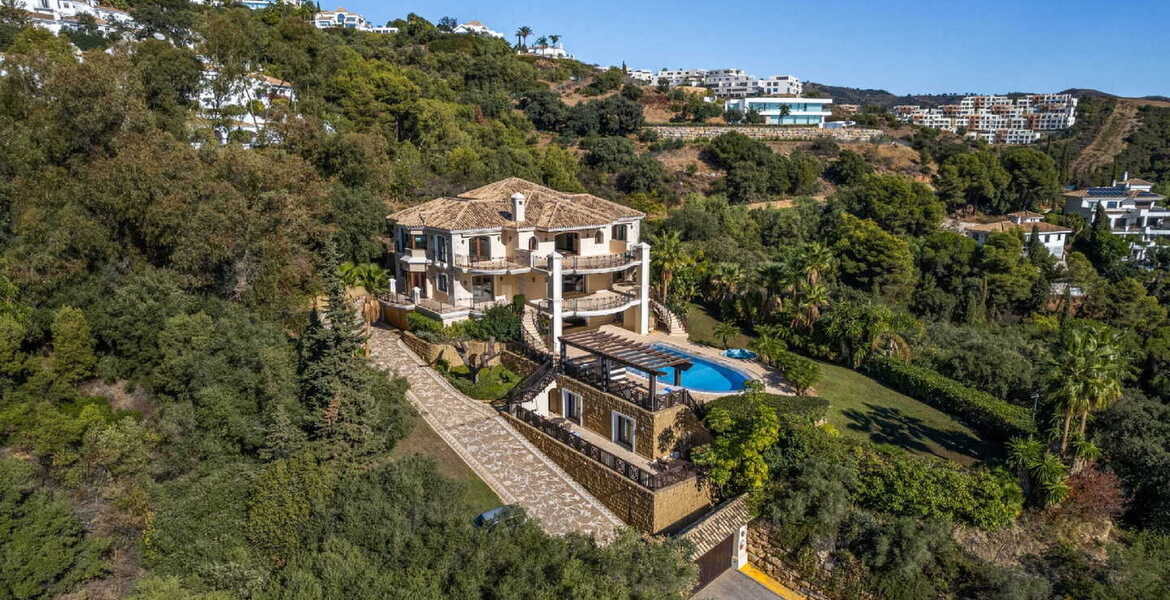 This stunning luxurious villa is being built in the prestigi