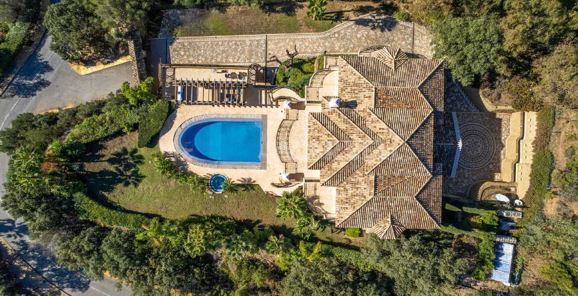 This stunning luxurious villa is being built in the prestigi