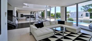 An outstanding villa for long-term rent