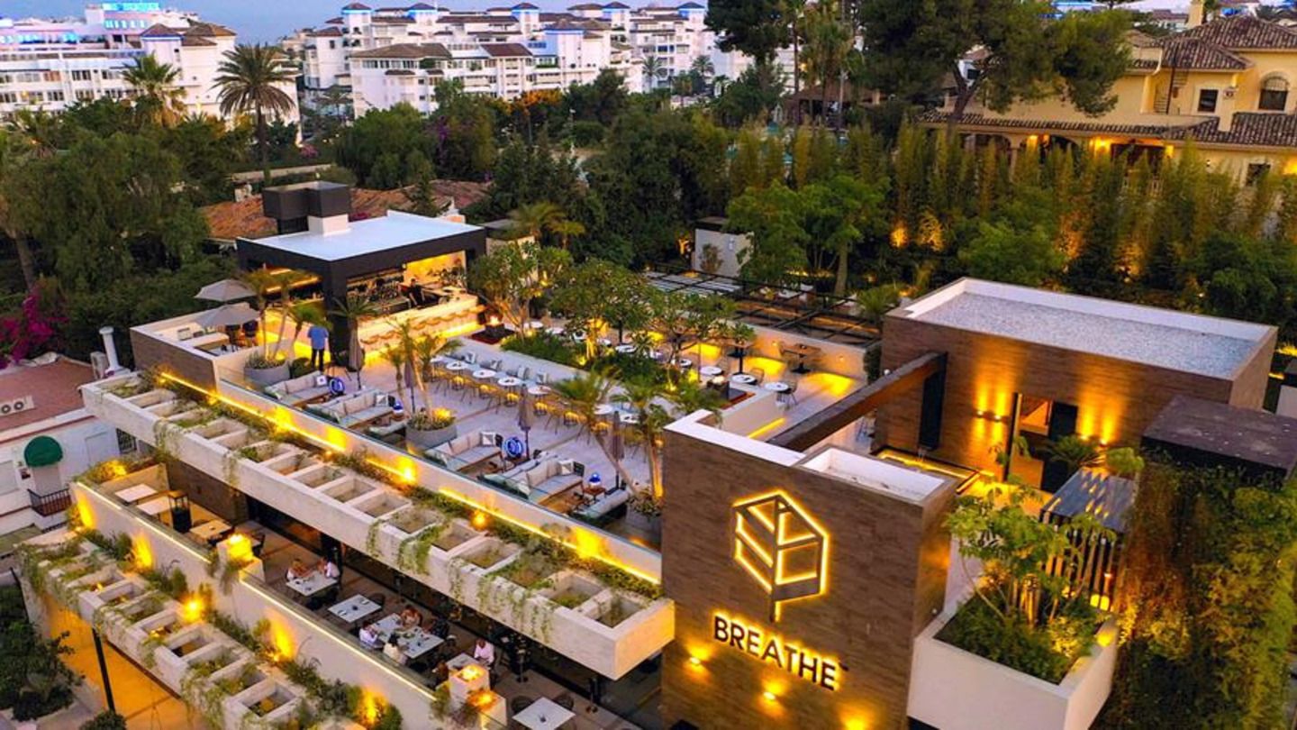 Restaurant BREATHE in Puerto Banus, Marbella